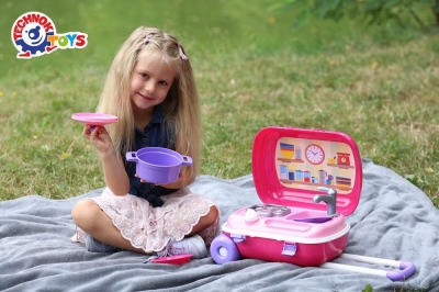 Іграшка "Кухня з набором посуду ТехноК"