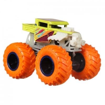 Базова машинка-позашляховик 1:64 серії "Сяючі в темряві" "Monster Trucks" Hot Wheels (в ас.)